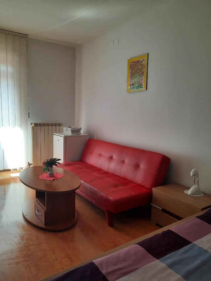 Rooms Cehovin Postojna Bagian luar foto