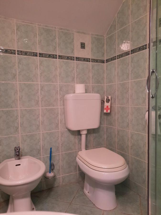 Rooms Cehovin Postojna Bagian luar foto